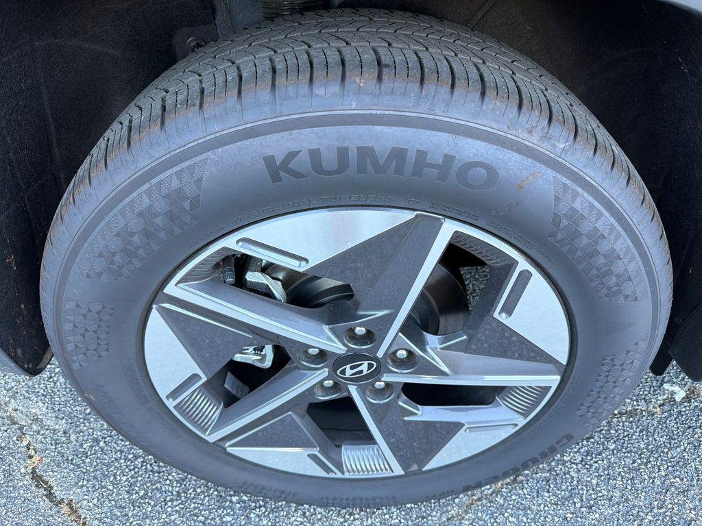 New 2026 Gray Hyundai SEL Premium FWD image 17