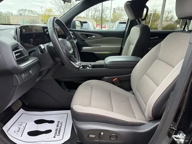 2025 Chevrolet Traverse LT - Photo 23