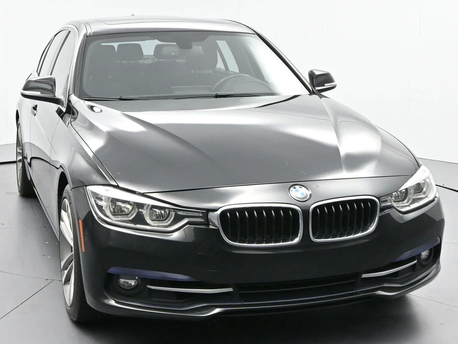 Used 2018 Black Sapphire Metallic BMW 330i image 2