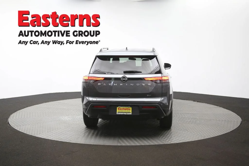 Used 2022 Gray Nissan SV image 37
