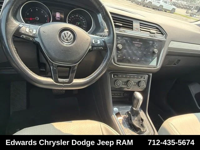Used 2018 White Volkswagen 2.0T SE image 21
