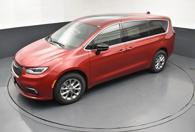 2026 Chrysler Pacifica Select - Photo 18