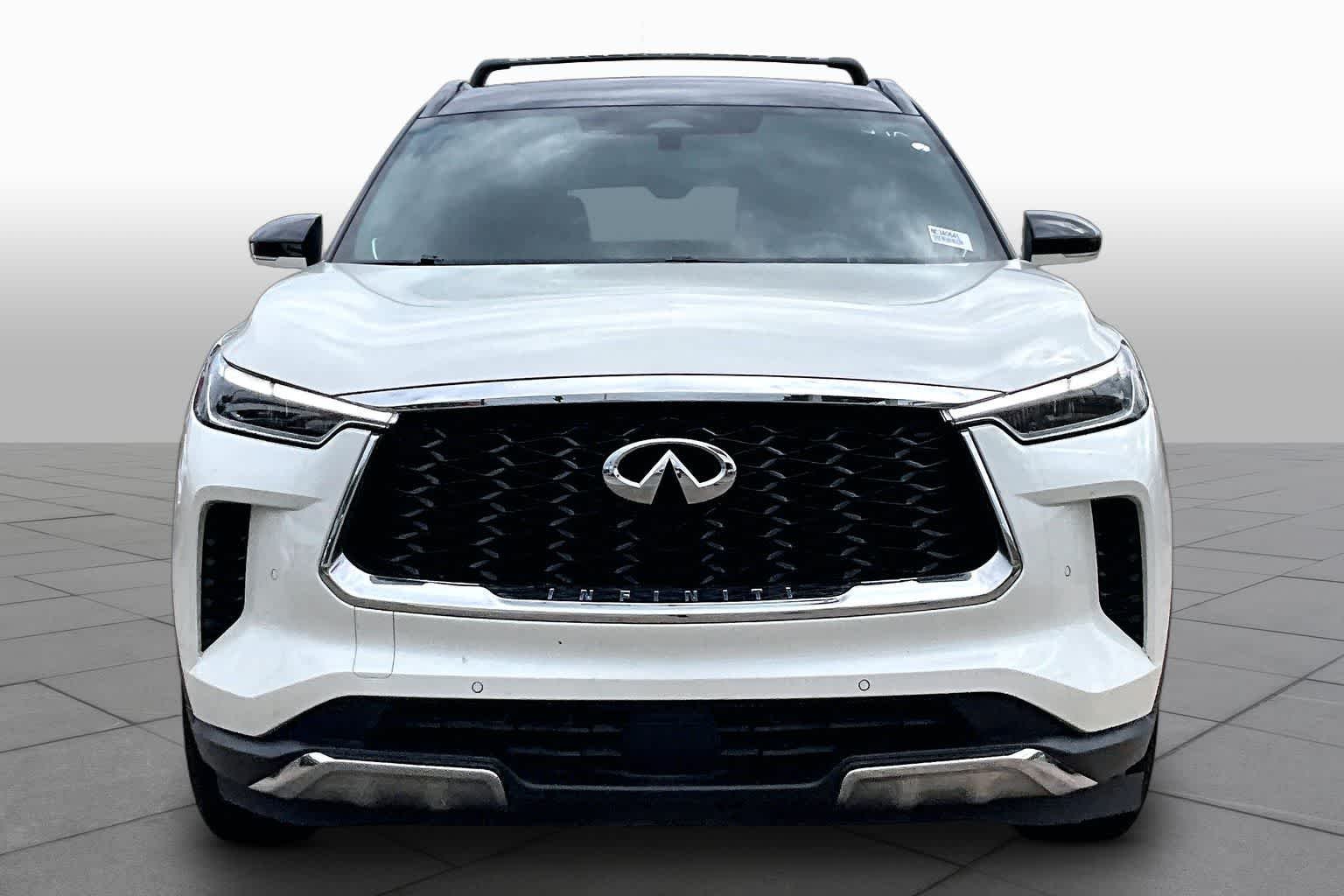 Used 2022 Majestic White/Black Obsidian INFINITI AUTOGRAPH image 4
