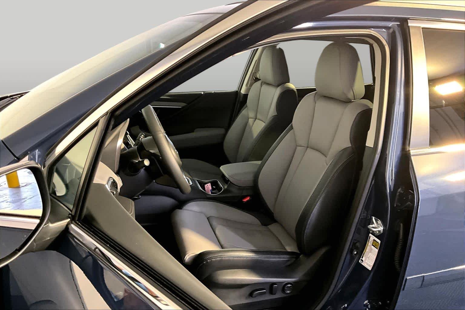 Used 2025 Cosmic Blue Pearl Subaru Limited image 8