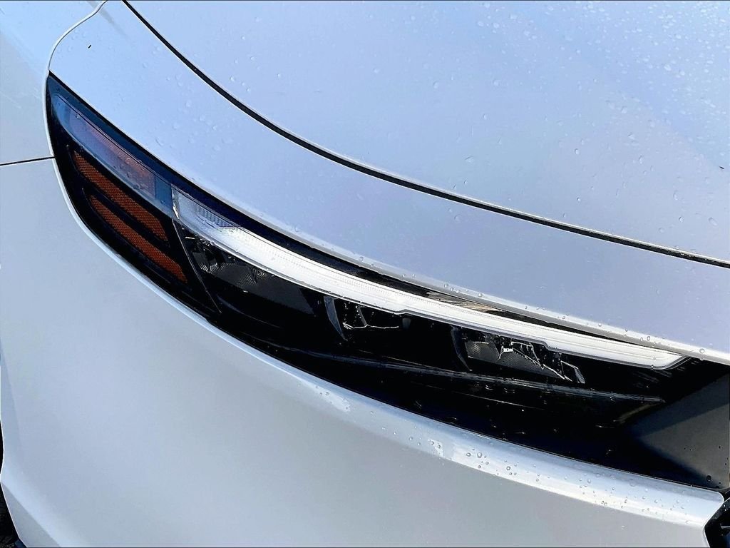 Used 2024 Platinum White Honda EX image 31