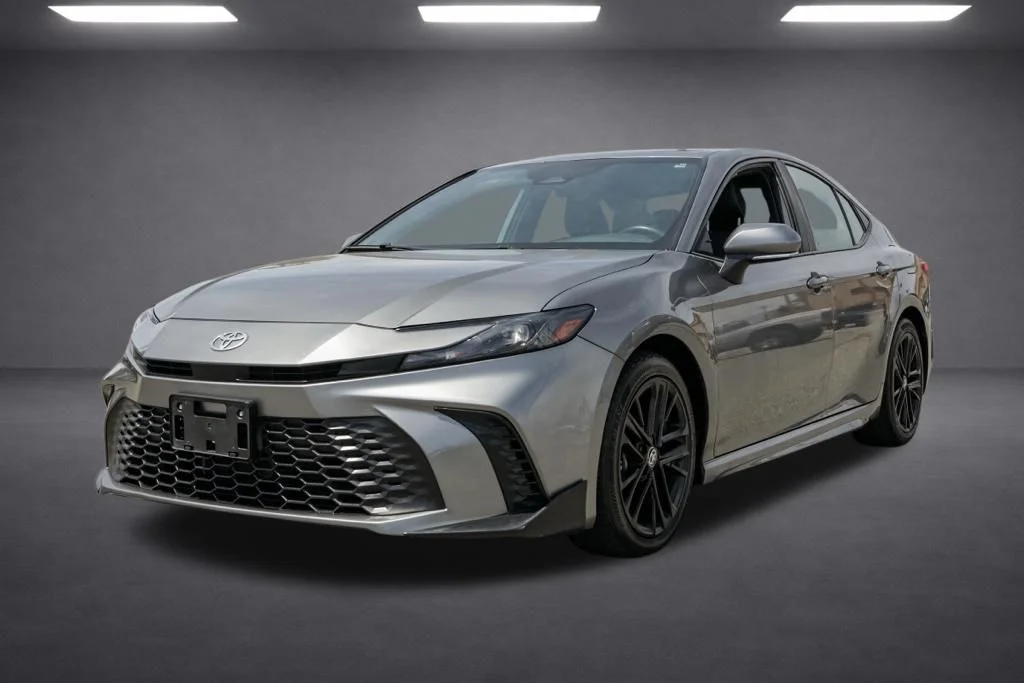 Used 2025  Toyota SE image 8