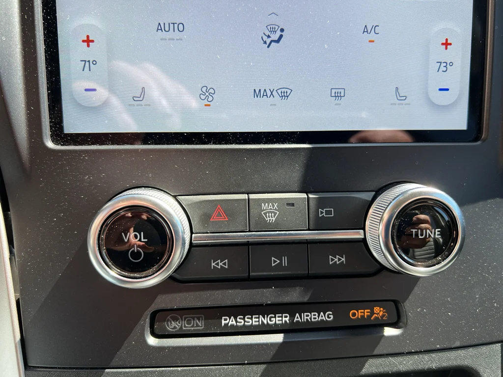 2024 Ford Edge SEL - Photo 18