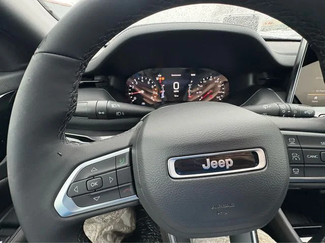 New 2026 Bright White Clear-Coat Exterior Paint Jeep Limited image 12