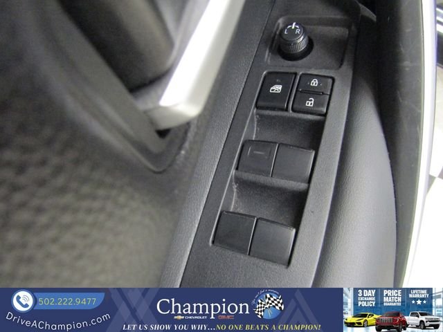 Used 2024  Toyota SE image 18