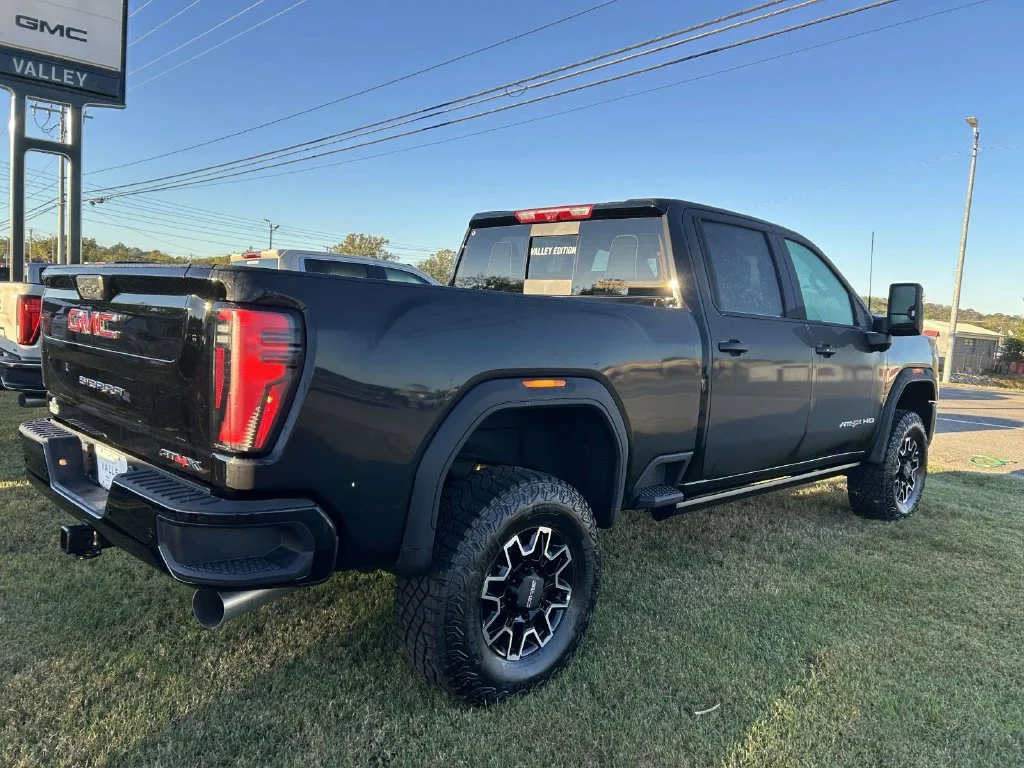 New 2026 Onyx Black GMC AT4X image 4