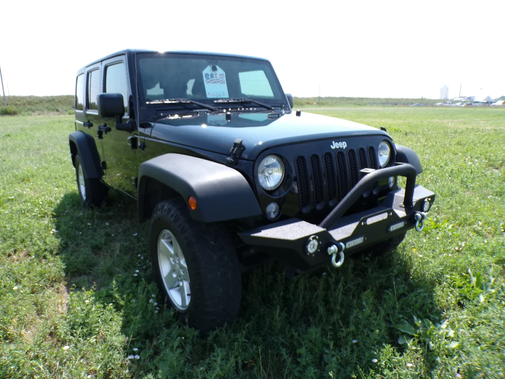 Used 2016 Black Clearcoat Jeep Sport image 3