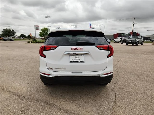 Used 2020 White Frost Tricoat GMC SLT Front-wheel Drive image 3