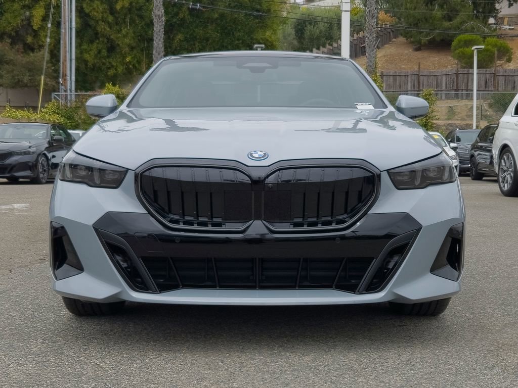 New 2027 Brooklyn Grey Metallic BMW 550e xDrive image 3