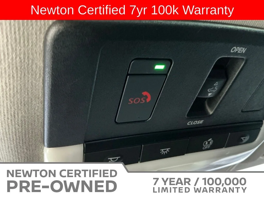 Certified Used 2022 Gun Metallic/Super Black Nissan SR image 29
