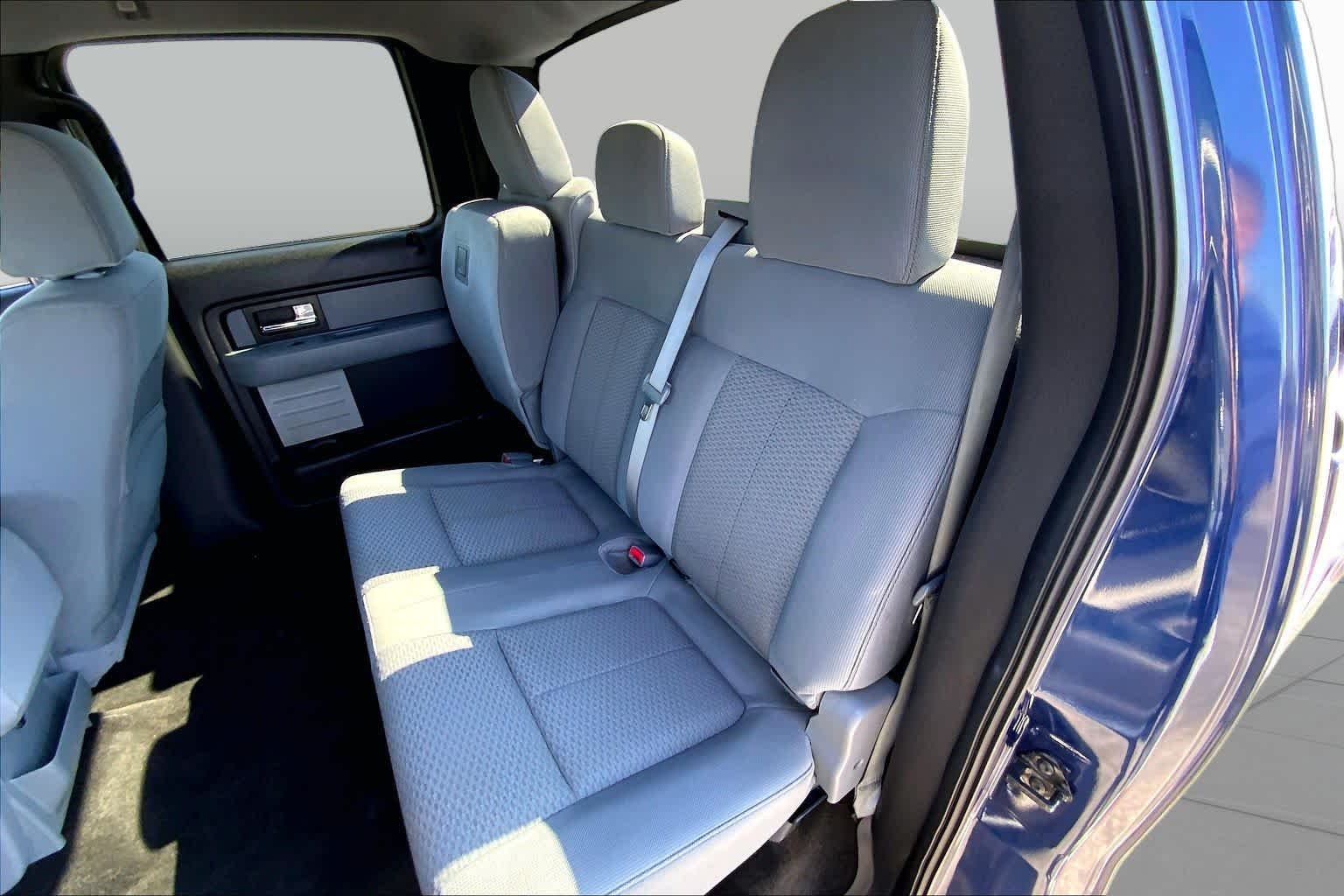 Used 2012 Dark Blue Pearl Metallic Ford XLT image 19