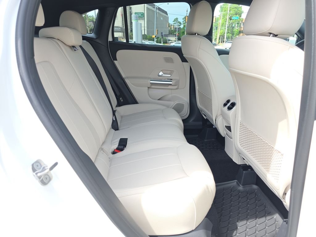 New 2026 Polar White Mercedes-Benz GLA 250 image 15