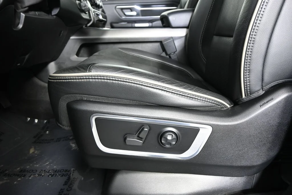 Used 2021 Blue Ram Laramie image 22