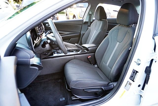 Used 2021 Gray Hyundai SE image 13