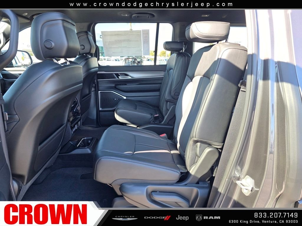 New 2026 Baltic-Gray Metallic Clear-Coat Exterior Paint Jeep Limited Altitude image 14