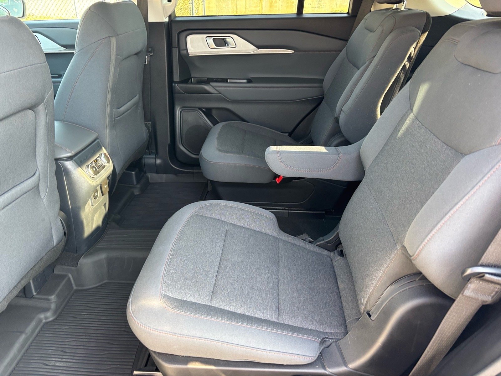 Used 2025 Oxford White Ford Active image 11