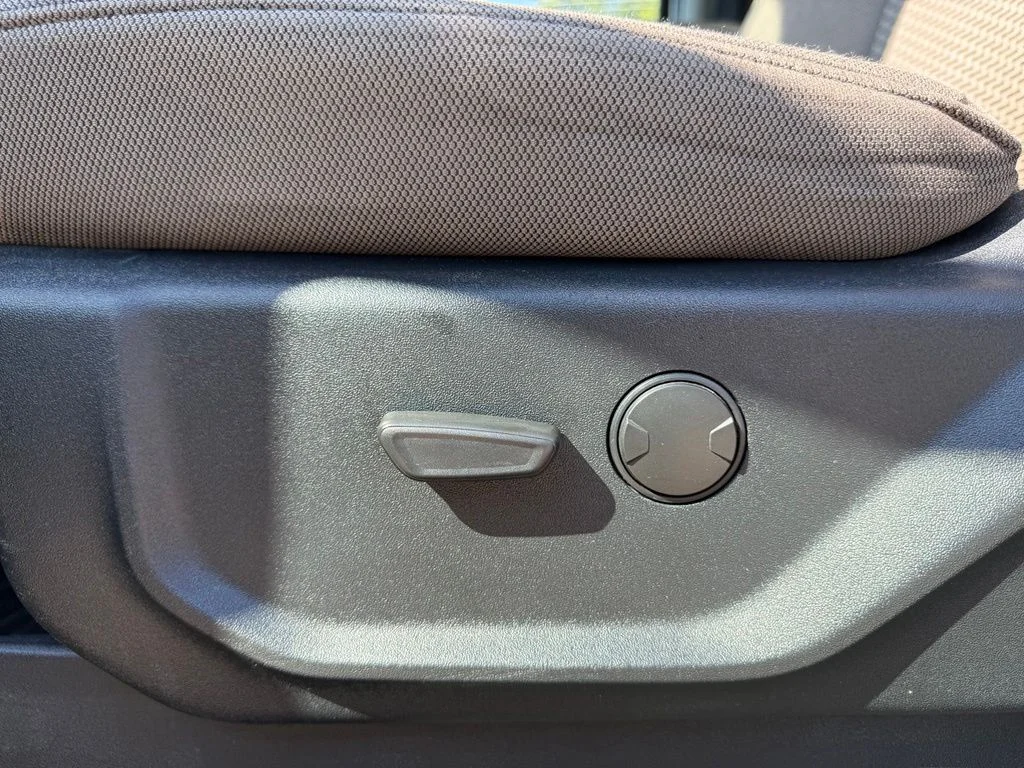 Used 2021 Gray Ford XLT image 24