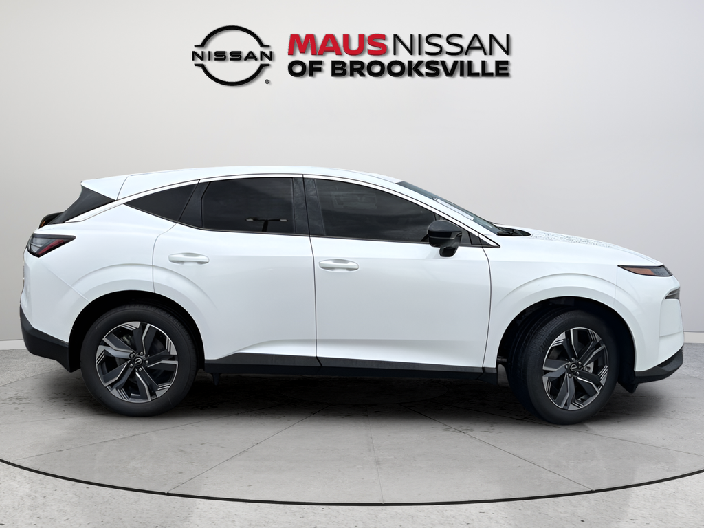 New 2026 White Nissan SL image 9