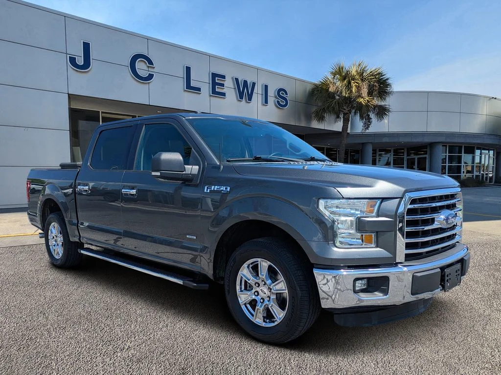 Used 2016 Magnetic Metallic Ford XLT image 1