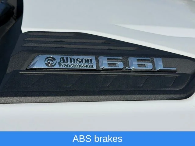 Used 2025 White Chevrolet Custom image 35
