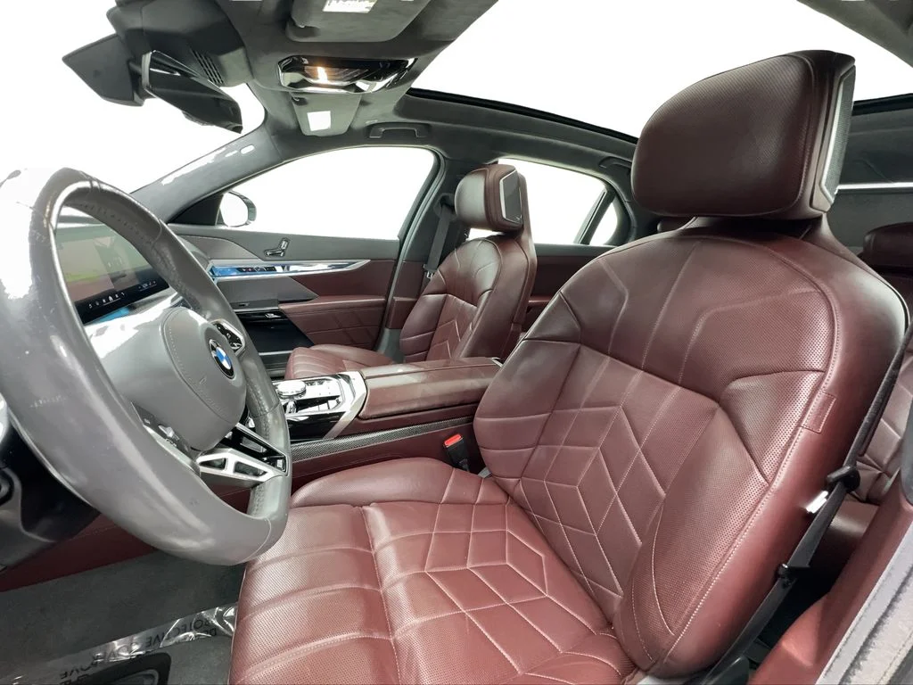Used 2023 Black BMW 740i image 18