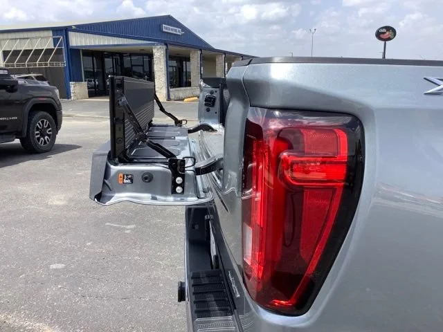 2026 GMC Sierra 1500 SLT - Photo 10