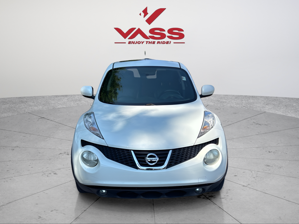 Used 2013 White Nissan SL image 8