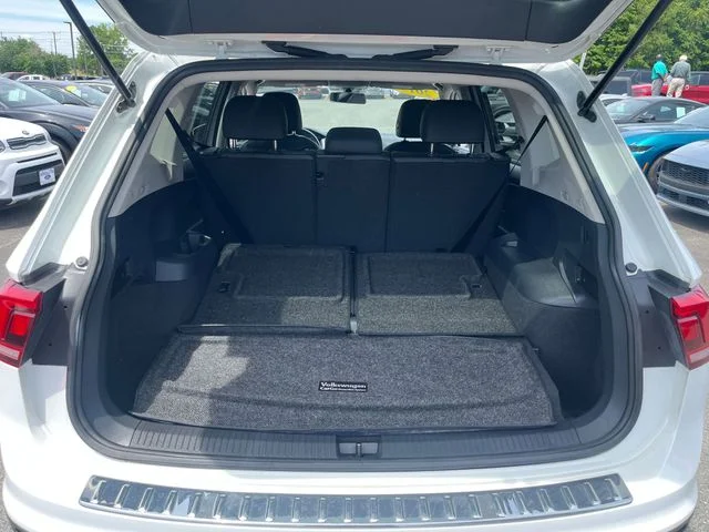 Used 2019 White Volkswagen 2.0T SE image 31