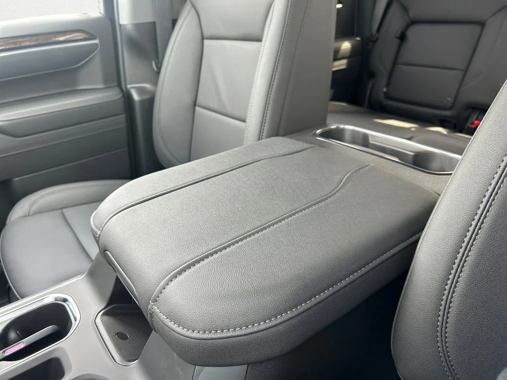New 2026 Onyx Black GMC Elevation image 11