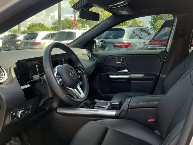 Used 2021 Silver Mercedes-Benz GLA 250 image 18