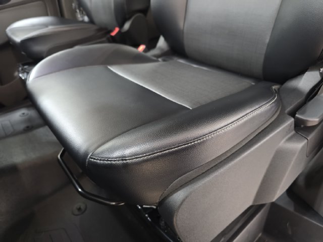Used 2024 Silver Ford XL image 27