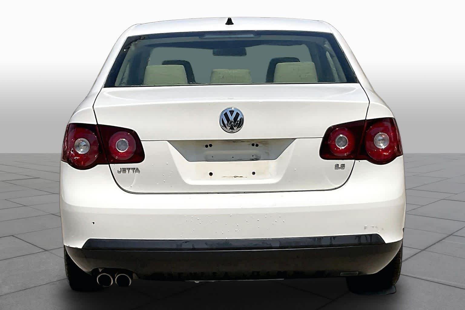 Used 2008 WHITE Volkswagen S image 4