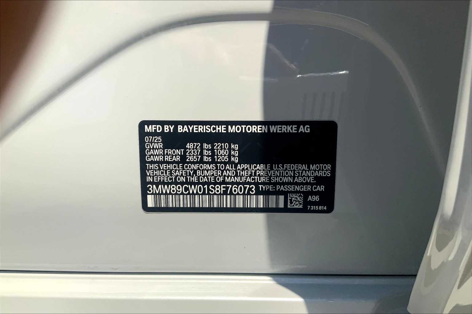 2025 BMW 3 Series 330i - Photo 18