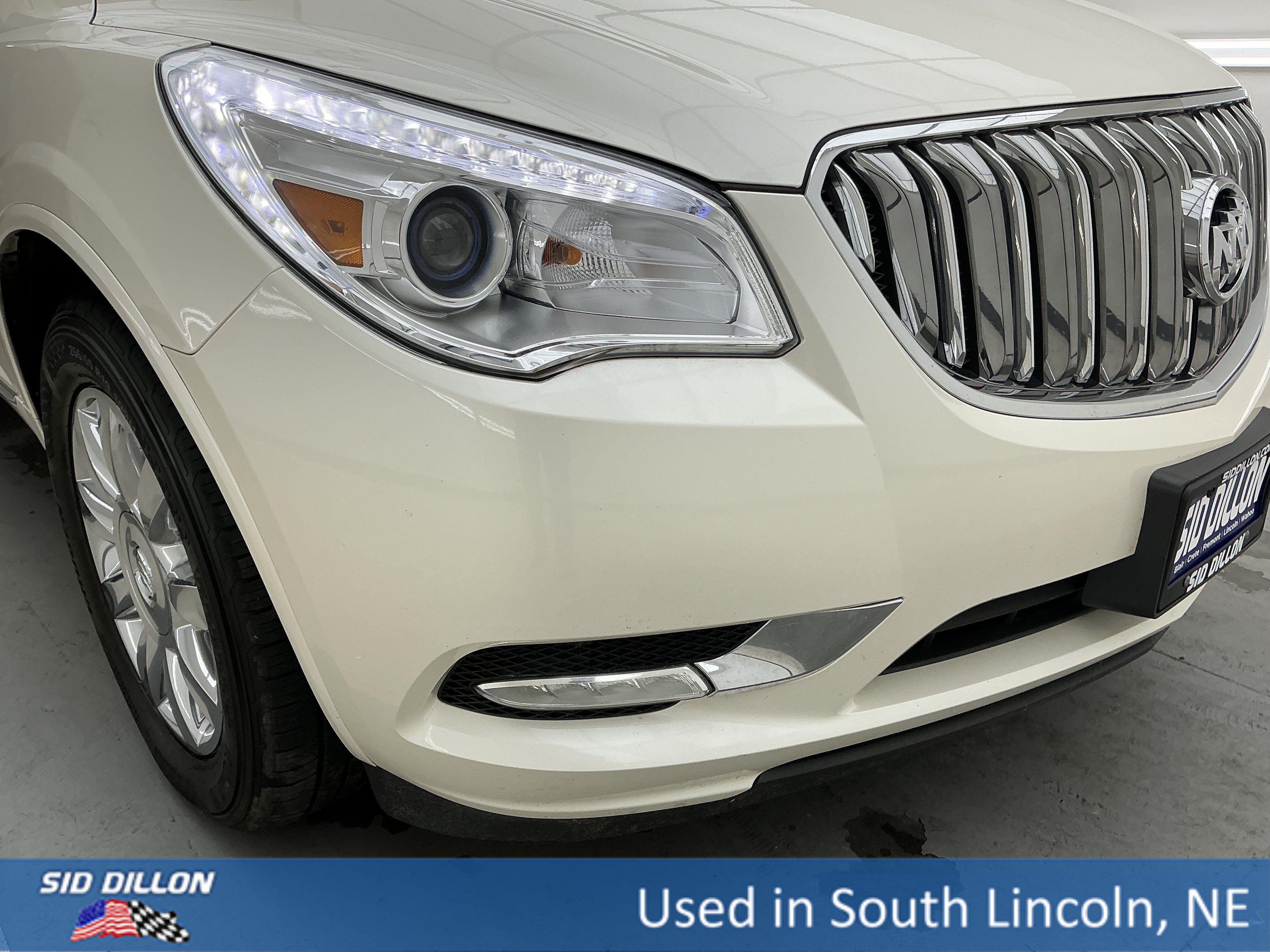Used 2013 White Diamond Tricoat Buick  image 25