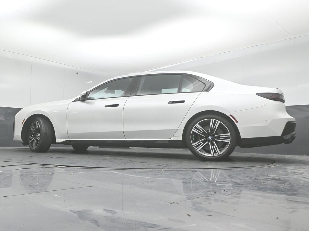 2023 BMW 760I - Image 39