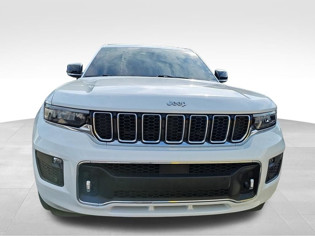 Used 2023 White Jeep Overland image 12