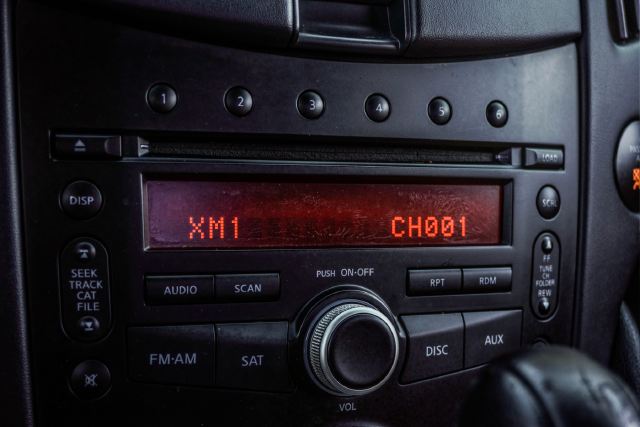 Used 2011 Black Nissan Touring image 13