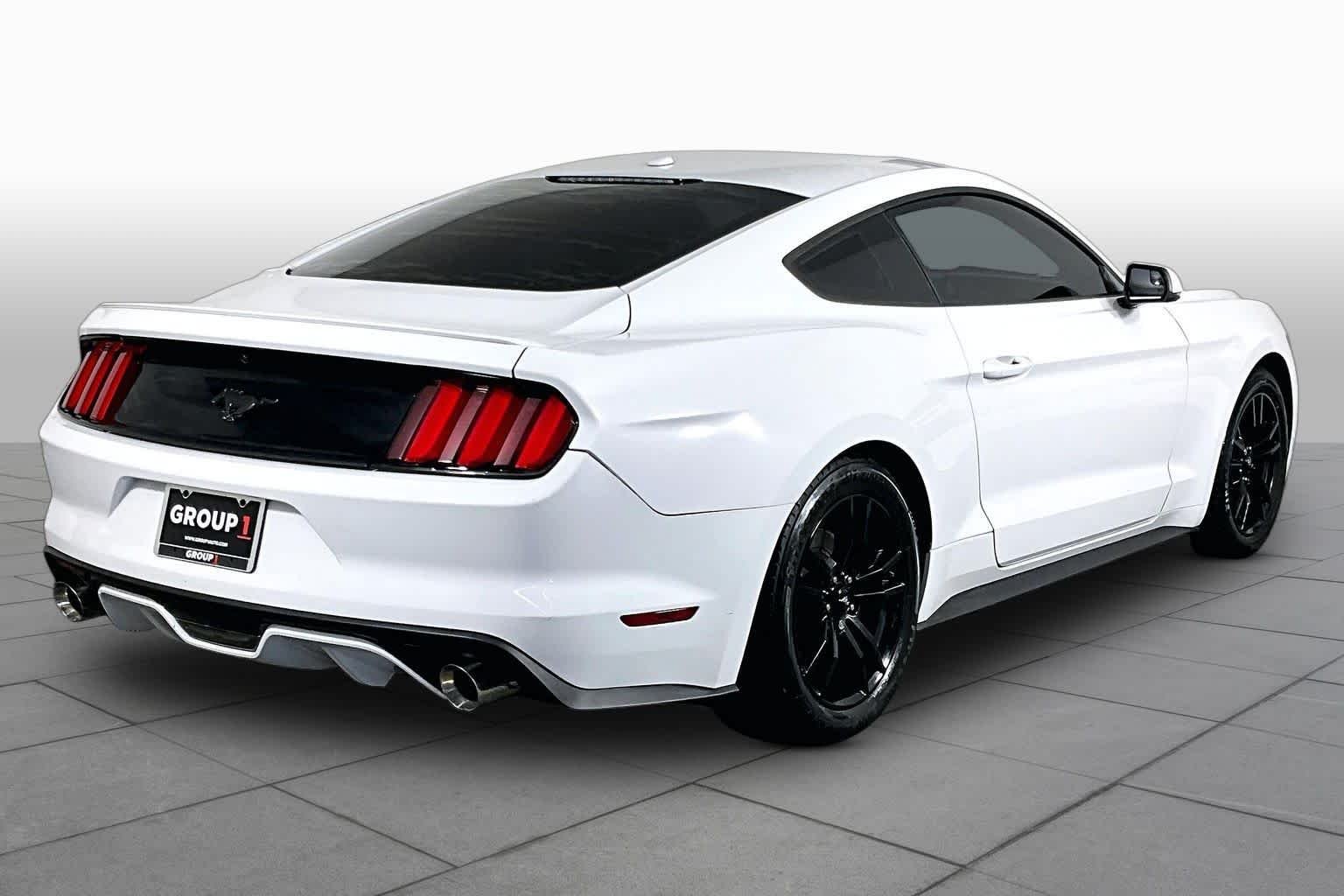 Used 2015 Oxford White Ford EcoBoost Premium image 11