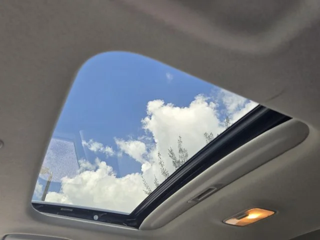 Used 2024 Green Hyundai SEL image 21