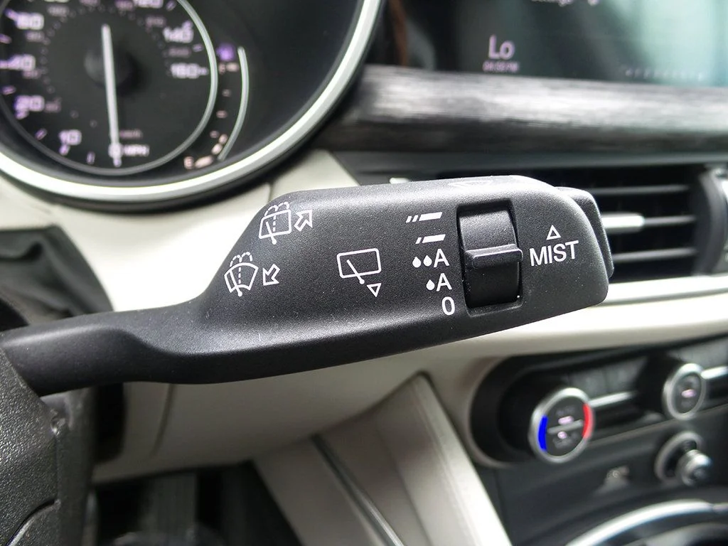Used 2019 Black Alfa Romeo Base image 35