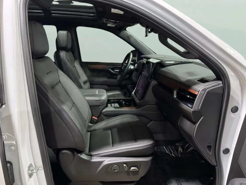 Certified Used 2025 Summit White GMC Denali image 29