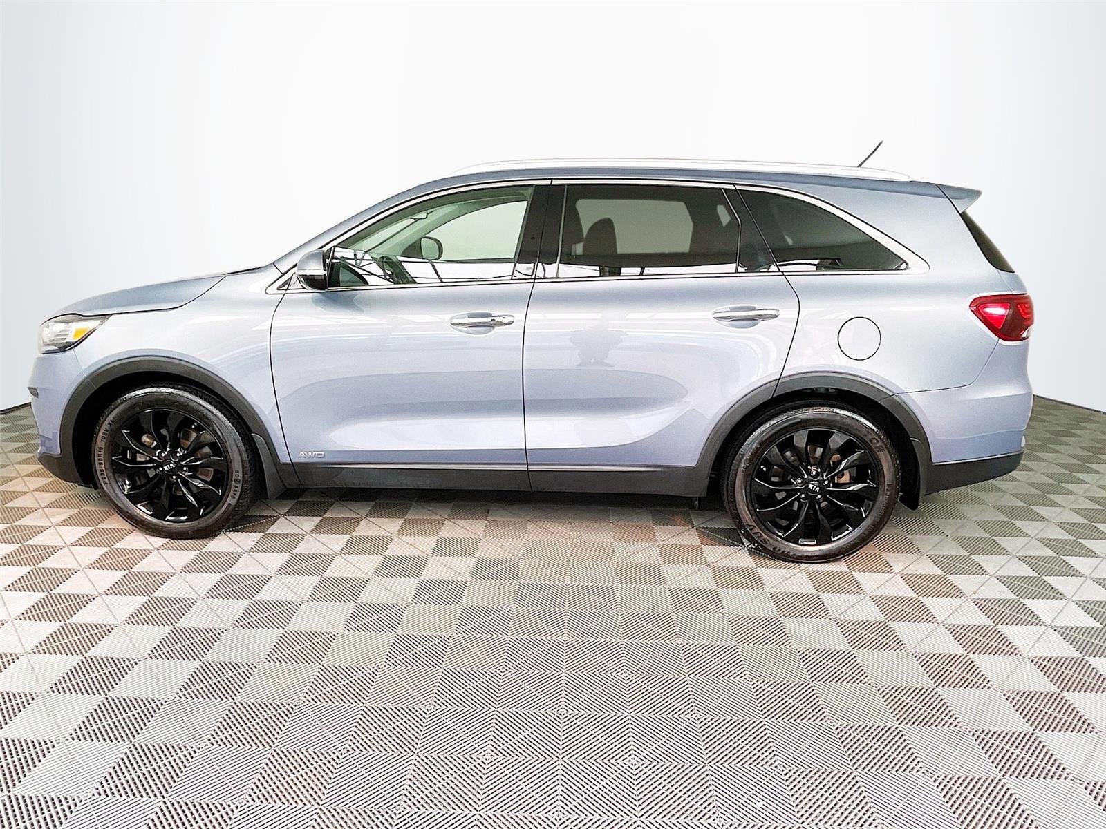 Used 2020 Everlasting Silver Kia EX V6 image 4