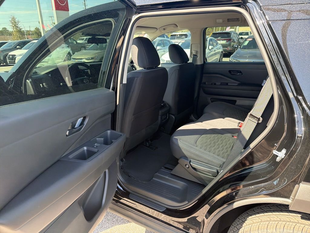 New 2026 Nissan Pathfinder SV 4D Sport Utility