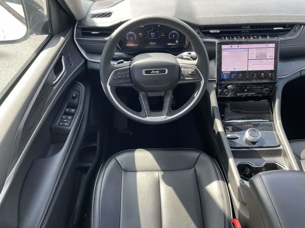 Used 2023 White Jeep Limited image 19