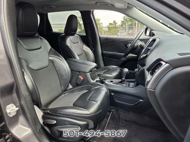 Used 2019 Gray Jeep Latitude Plus image 15