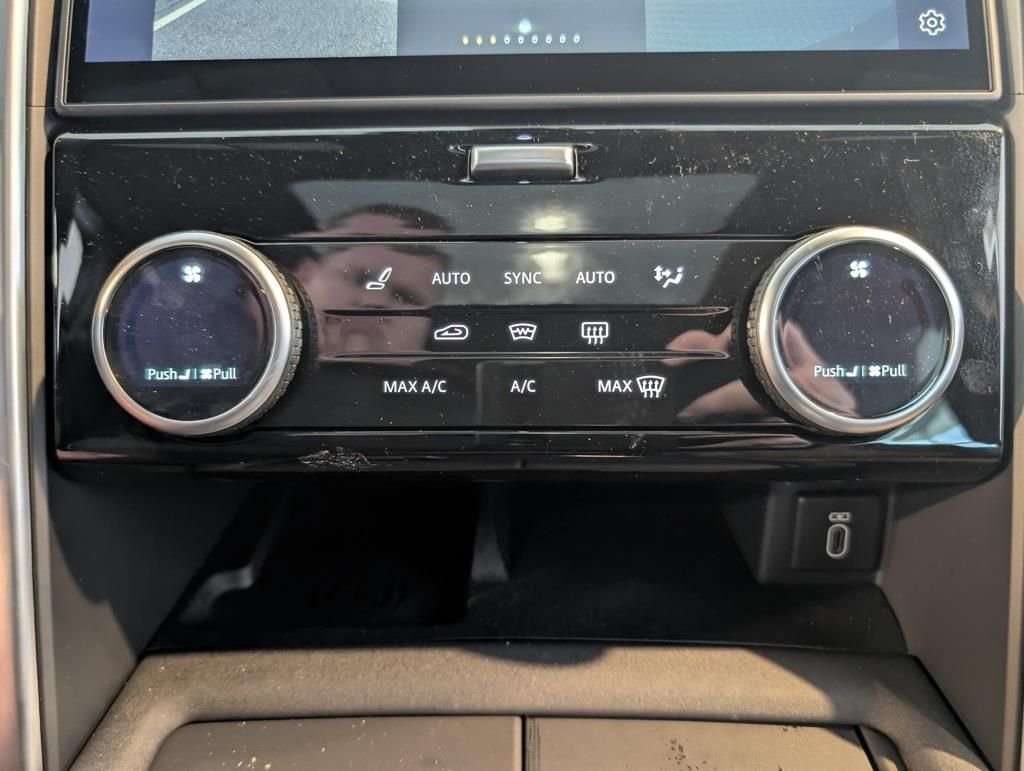 New 2026 Santorini Black Land Rover  image 23